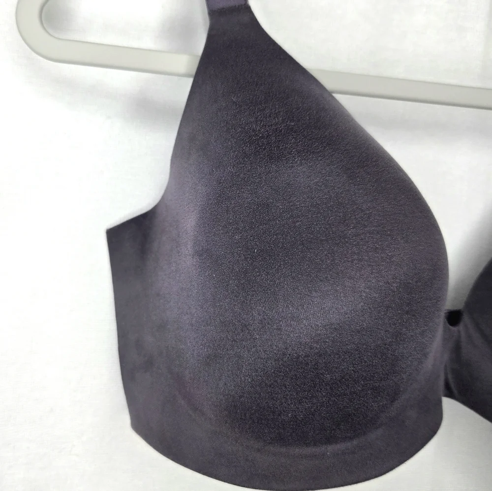 Victoria's Secret Lined, Semi Demi Bra. Gray. 38D - Picture 6 of 13